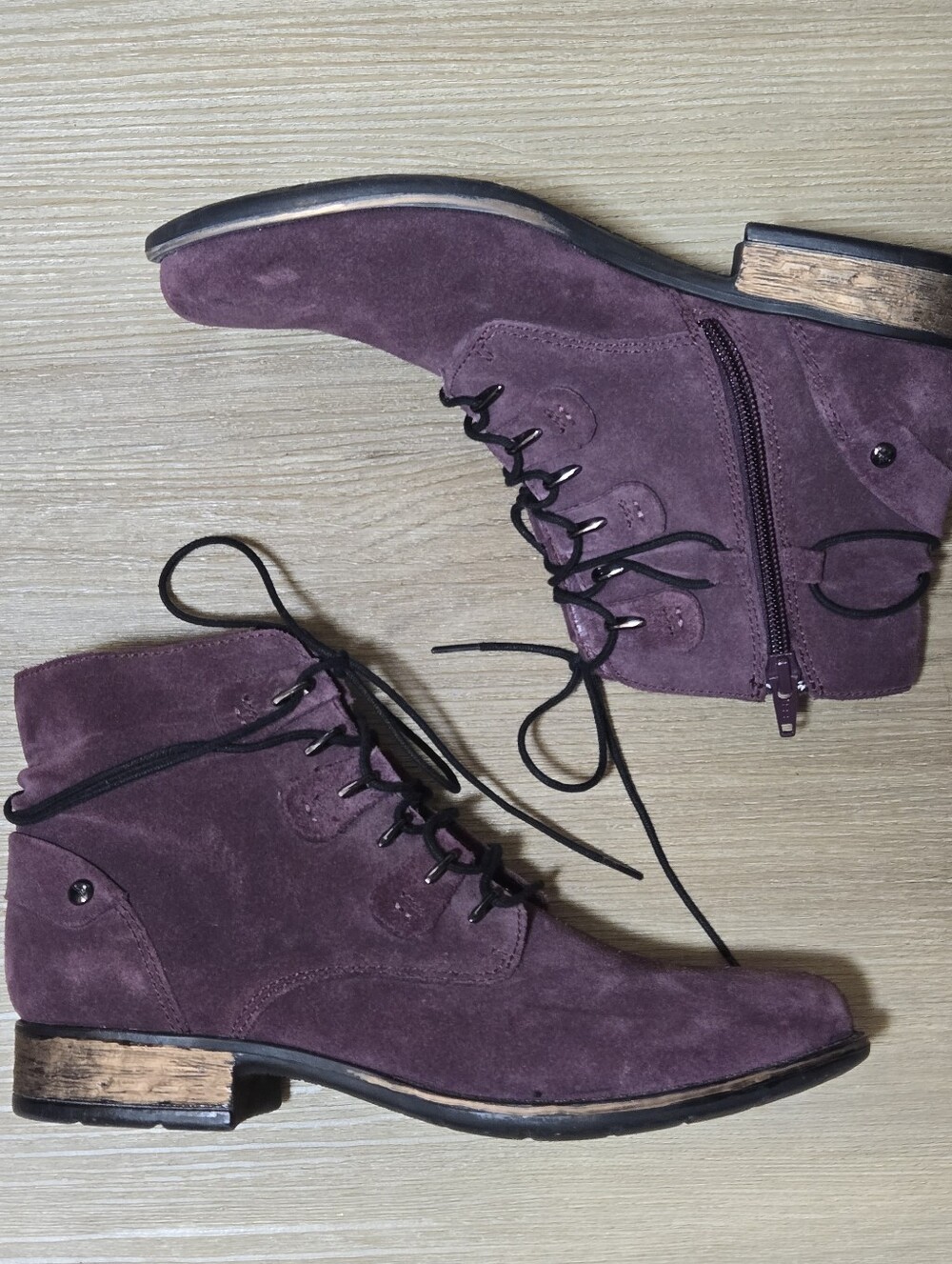 Vintage Earth Suede Lace-Up Ankle Boots in Plum